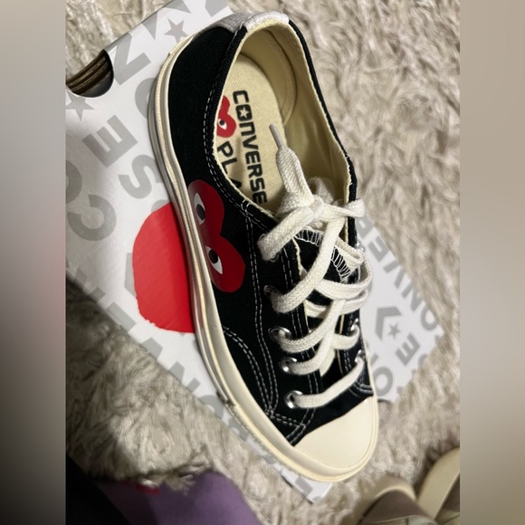 Converse - Picture 2 of 2